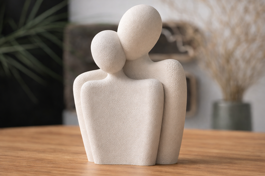 “Eternal Embrace” – Minimalist Couple Sculpture