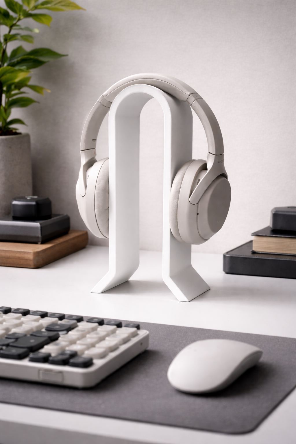 ARC — Modern Headphone Stand